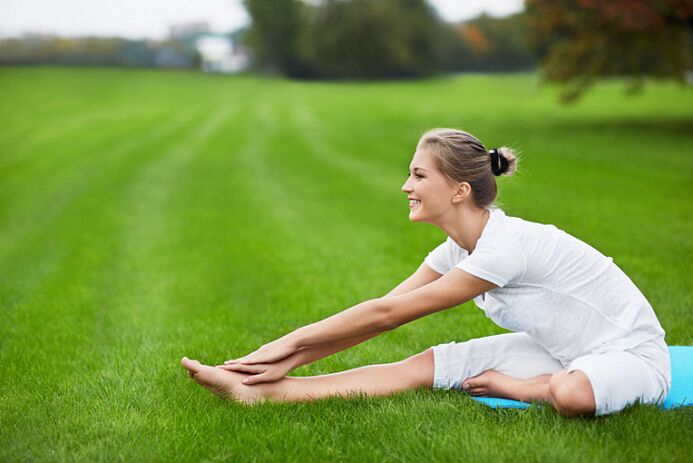 瑜伽伸展运动减肥